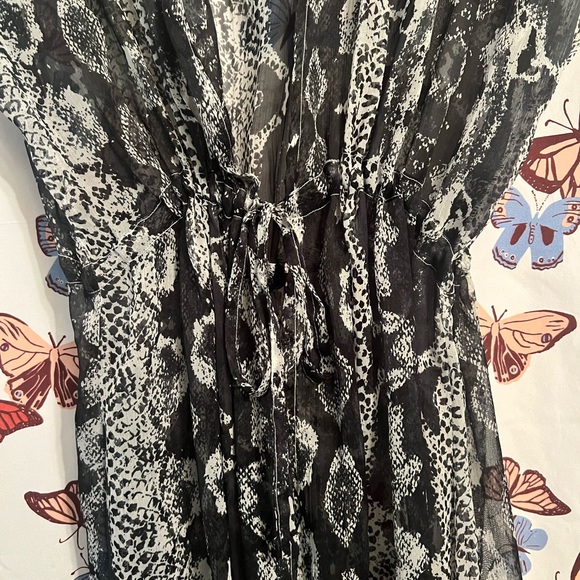 Sheer snakeskin coverup - Picture 3 of 4